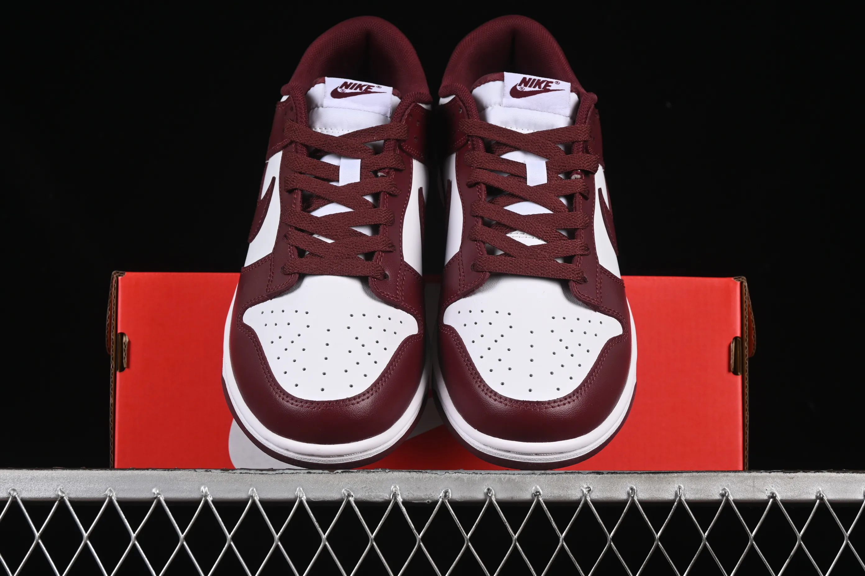 All categories Nk SB Dunk series Nk SB Dunk Low low-top sneakers Nike SB Dunk Low burgundy low-top casual sneakers DV0833-115